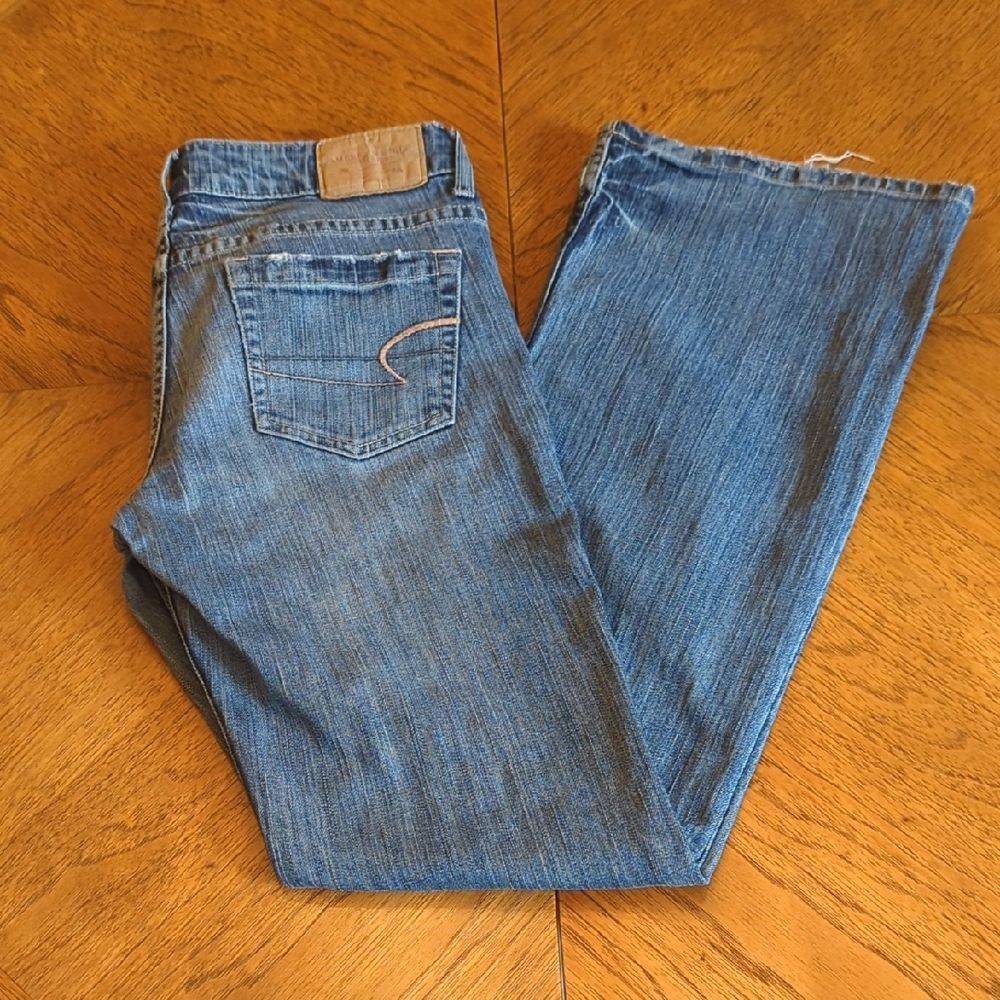 Y2K American Eagle Outfitters Classic Blue Jeans Lightly Distressed Hipster - Picture 1 of 14